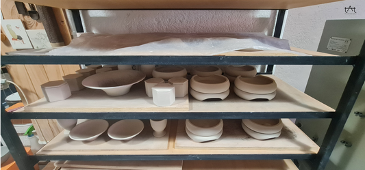 Elementos típicos del taller de cerámica.