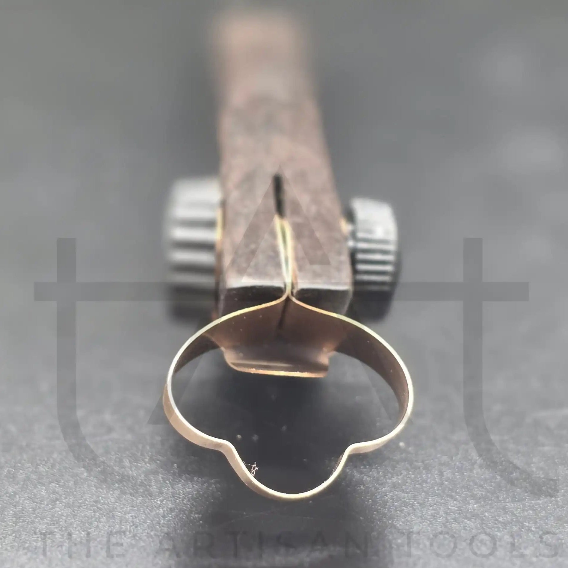 vista_frontal_cuchilla_acero_inoxidable_extrusor_arcilla_ceramica_front_view_stainless_steel_blade_for_clay_extruder